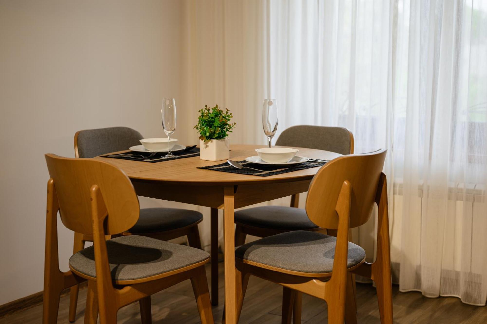 Luxury Apartments Uzhorod Eksteriør bilde