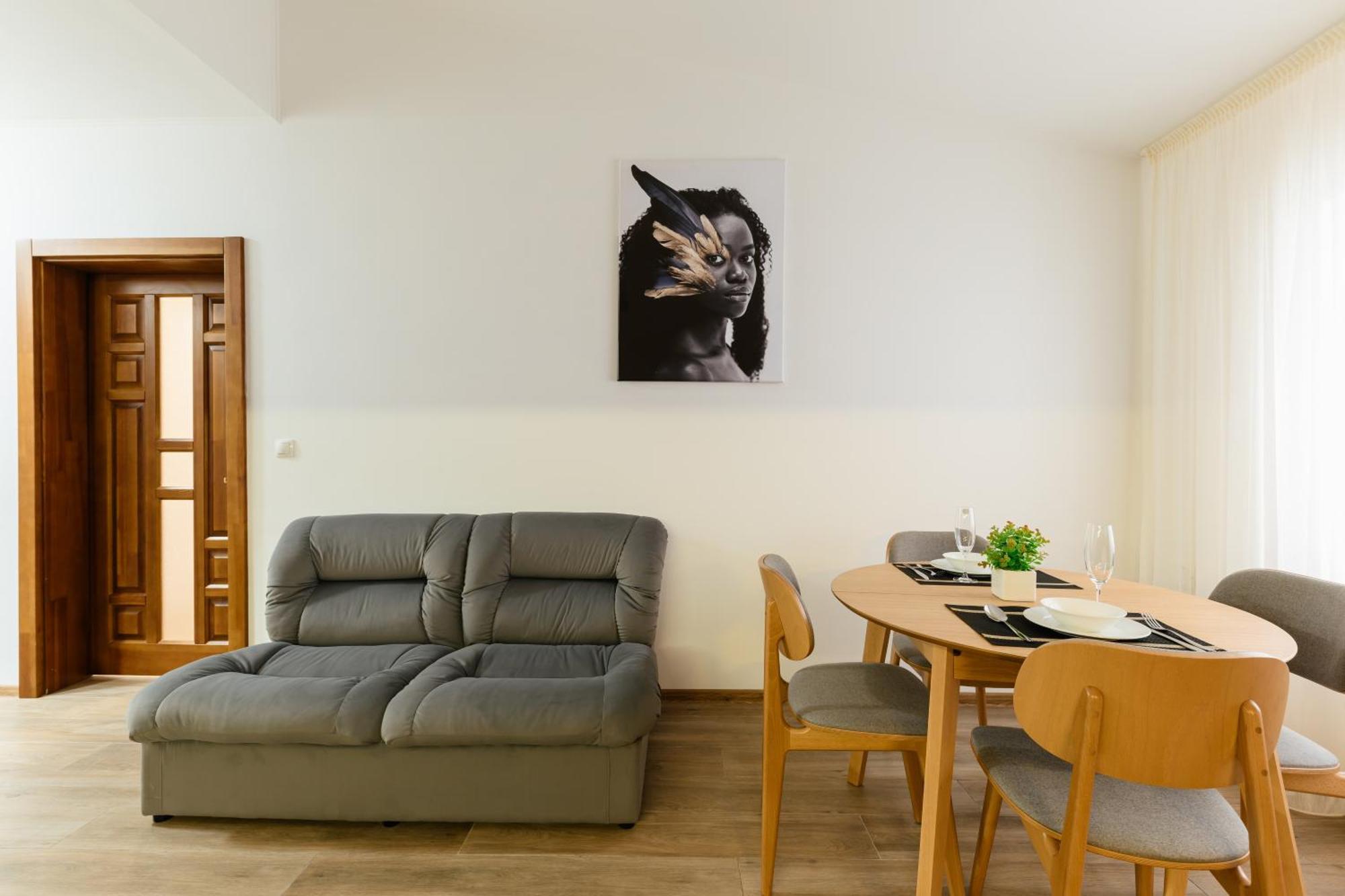 Luxury Apartments Uzhorod Eksteriør bilde